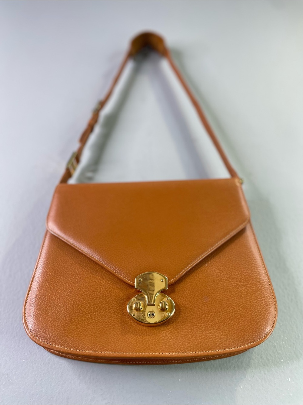 MCM rare Nature line Tan Leather Shoulder Bag with Gold Hardware - Picture 2 of 11
